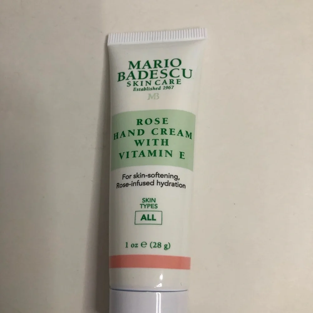 Mario Badescu winter glow essentials 4 piece essentials gift set New‎ in tin